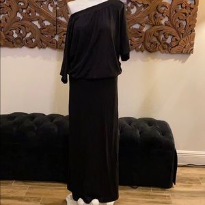 Long black dress by Go Couture